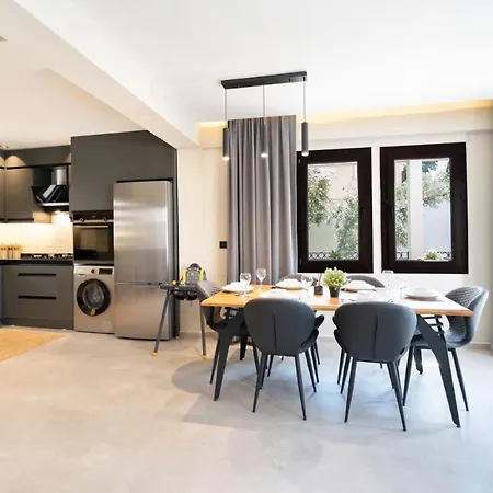 Korunakli Bahceli Villa