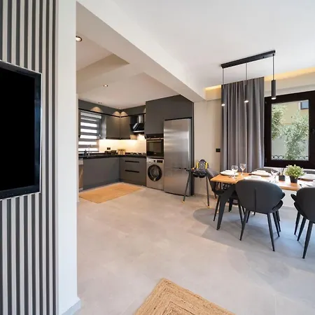 Korunakli Bahceli Villa Fethiye